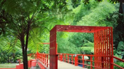 5 Tempat Wisata di Bandung yang Gratis untuk Dikunjungi teras cikapundung